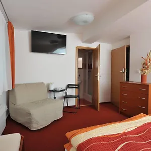 Hotel Habitat 16 Prague